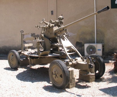 61-K-37mm-AA-gun-batey-haosef-2-1[1].jpg